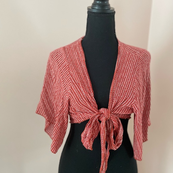 Red striped crop top tie front - Picture 4 of 4